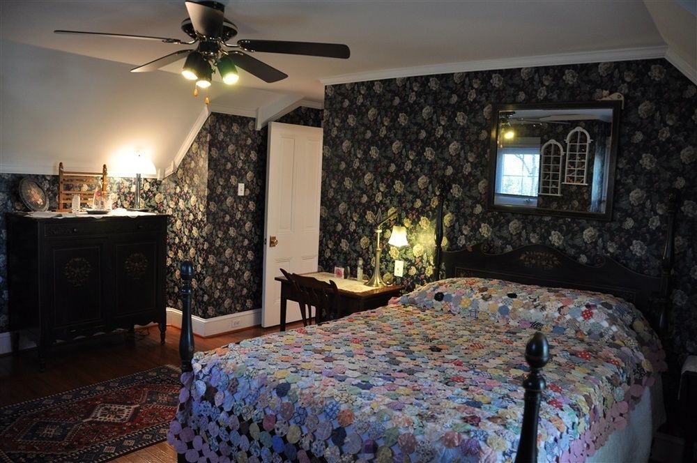Wayne Bed & Breakfast Inn (Adults Only) Exterior photo