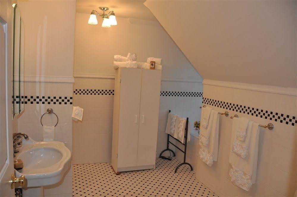 Wayne Bed & Breakfast Inn (Adults Only) Exterior photo